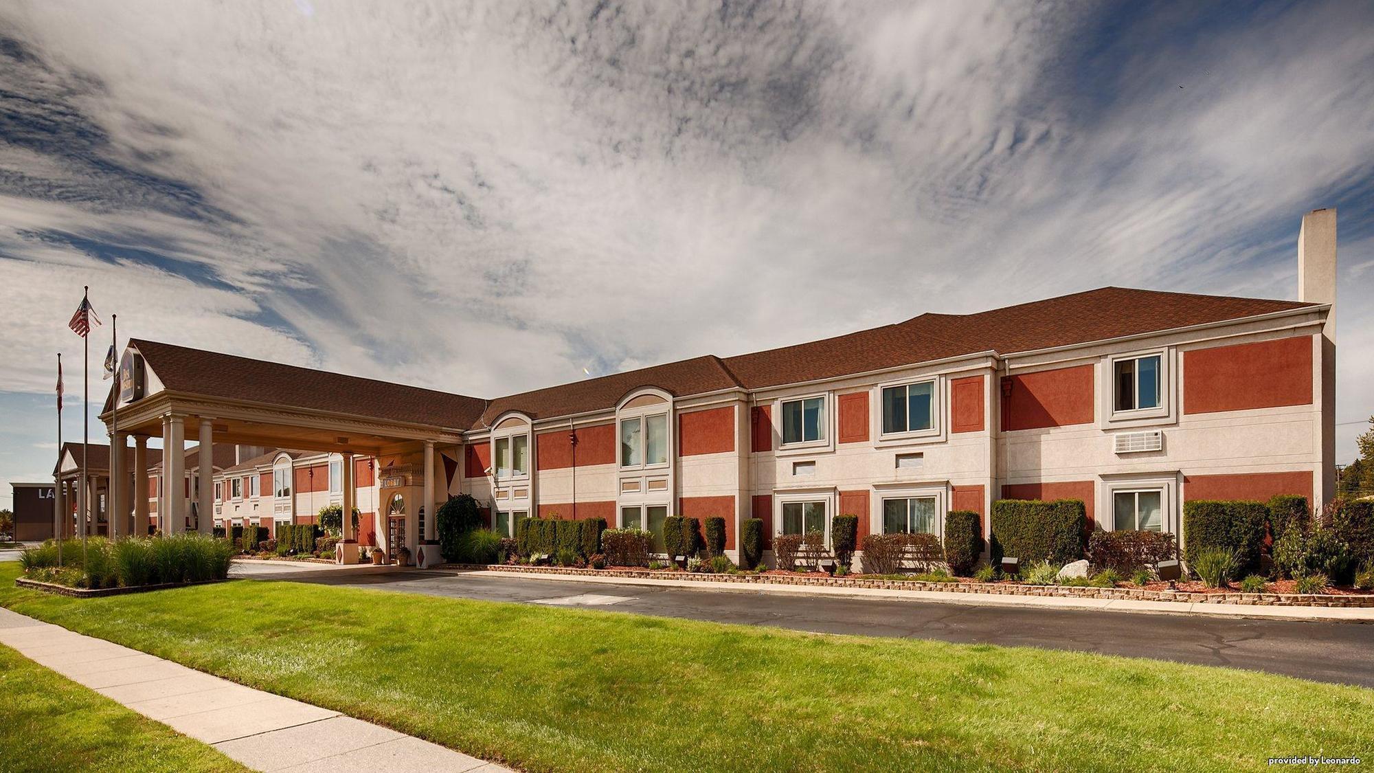 Days Inn & Suites By Wyndham Roseville/Detroit Area Exterior foto