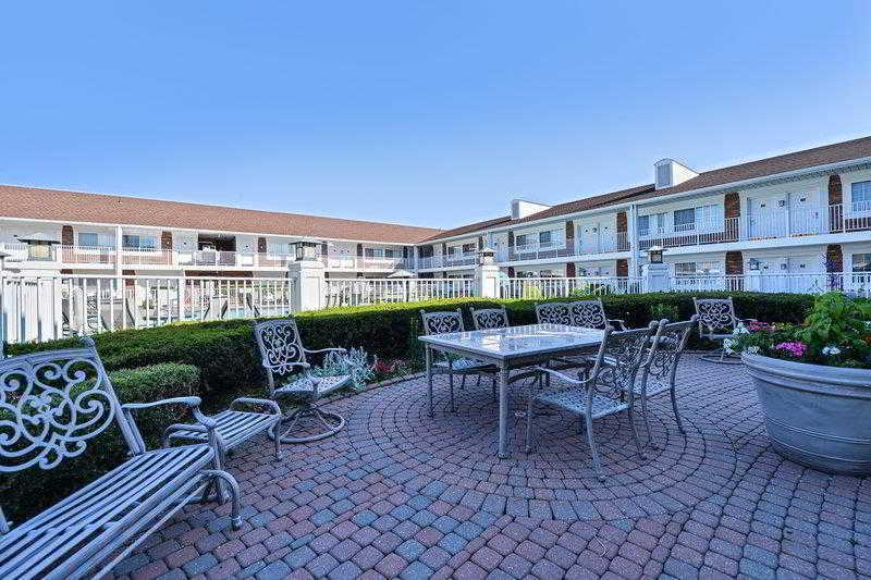 Days Inn & Suites By Wyndham Roseville/Detroit Area Exterior foto