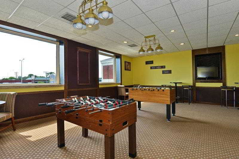 Days Inn & Suites By Wyndham Roseville/Detroit Area Exterior foto